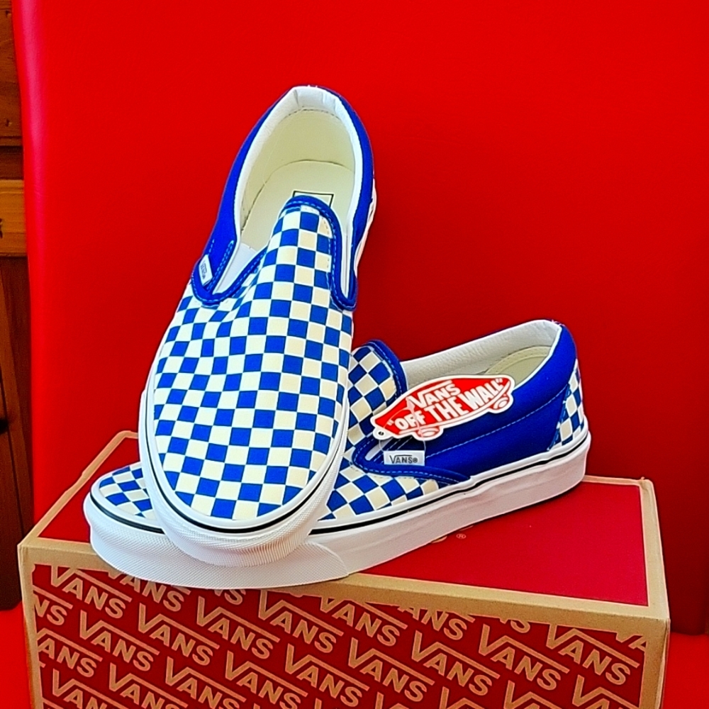 Van's Slip-on skate shoes in Men's 10.5/Women's 12. Royal BLUE Checkerboard!